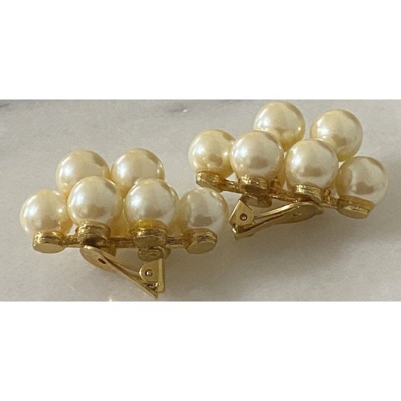 Vintage Estate Earrings Clip On Cluster Faux Pearls Gold Tone Clip On - Picture 5 of 12